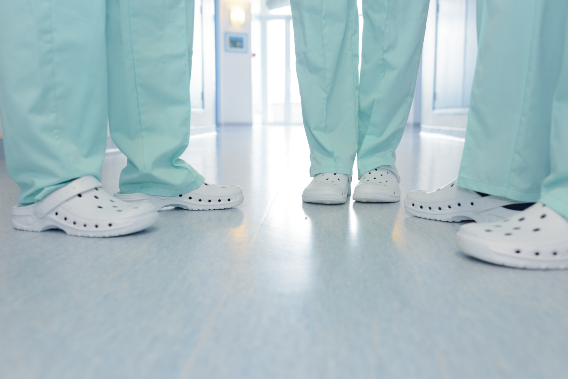 Are crocs cheap good for nurses